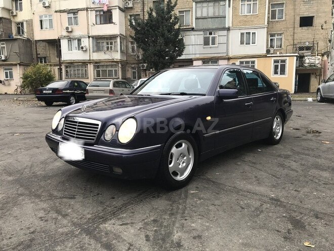 Mercedes E 220 1997, 319,000 km - 2.2 л - Bakı