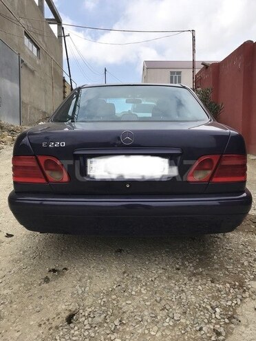 Mercedes E 220 1997, 319,000 km - 2.2 л - Bakı