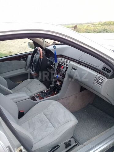 Mercedes E 200 1998, 350,000 km - 2.0 l - Şirvan