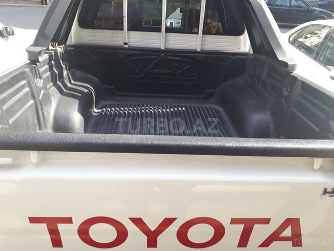 Toyota Hilux 2012, 200,000 km - 2.5 l - Bakı
