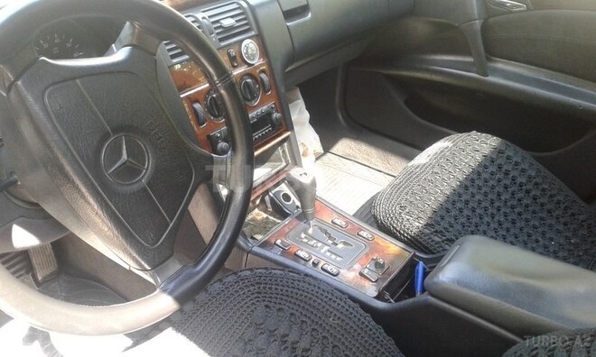 Mercedes E 200 1998, 290,000 km - 2.0 л - Mingəçevir