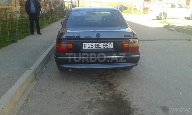 Opel Vectra 1994, 240,000 km - 2.0 l - Bakı