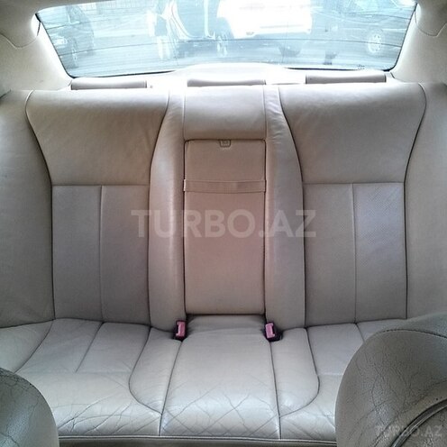Mercedes E 240 1999, 254,000 km - 2.6 l - Bakı