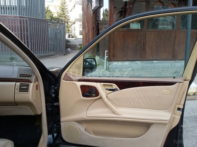 Mercedes E 240 1999, 254,000 km - 2.6 l - Bakı