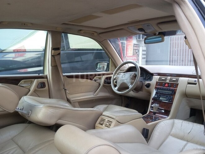 Mercedes E 240 1999, 254,000 km - 2.6 l - Bakı