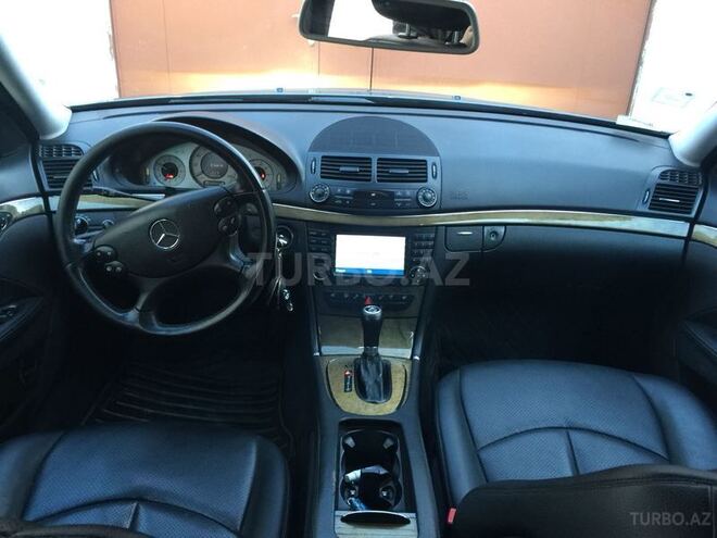Mercedes E 350 2006, 218,000 km - 3.5 l - Bakı
