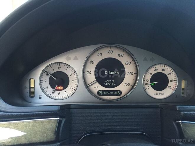 Mercedes E 350 2006, 218,000 km - 3.5 l - Bakı