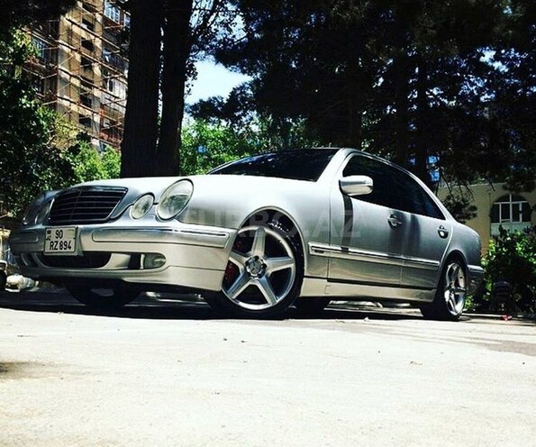 Mercedes E 320 2001, 204,000 km - 3.2 l - Bakı