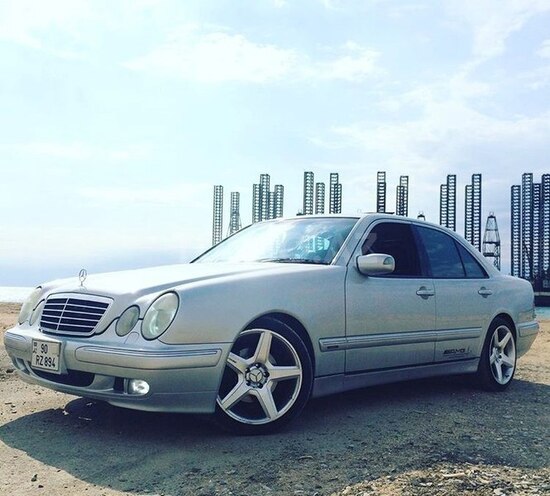 Mercedes E 320 2001, 204,000 km - 3.2 l - Bakı
