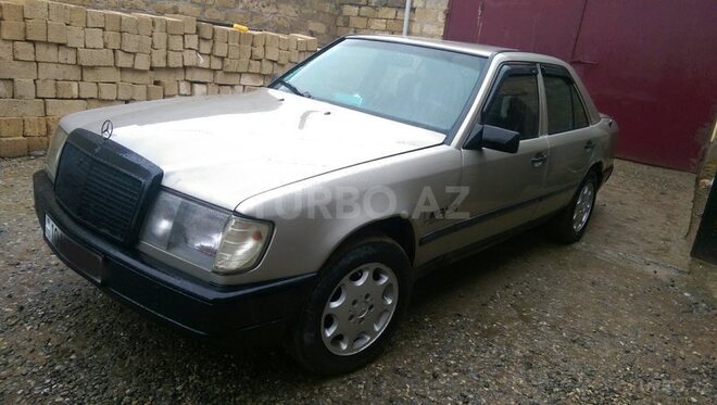 Mercedes E 230 1989, 324,000 km - 2.3 l - Bakı