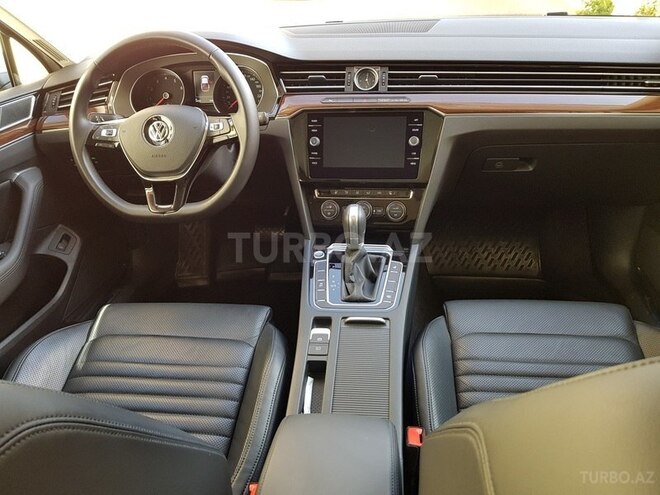 Volkswagen Passat 2017, 9,500 km - 1.8 л - Bakı