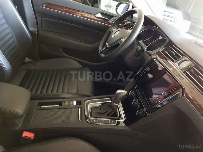 Volkswagen Passat 2017, 9,500 km - 1.8 л - Bakı