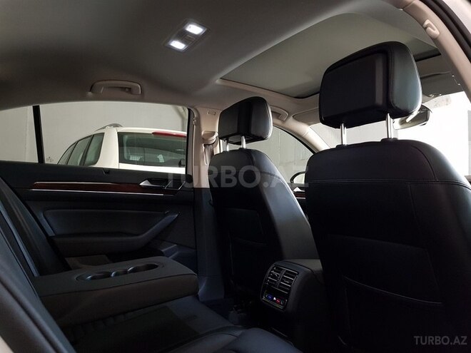 Volkswagen Passat 2017, 9,500 km - 1.8 л - Bakı