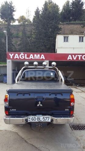 Mitsubishi L200 2008, 220,000 km - 2.5 l - Bakı
