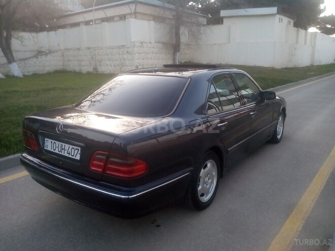 Mercedes E 240 2000, 210,000 km - 2.4 l - Sumqayıt