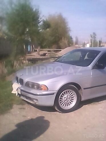 BMW 528 1996, 270,000 km - 2.8 l - Yevlax