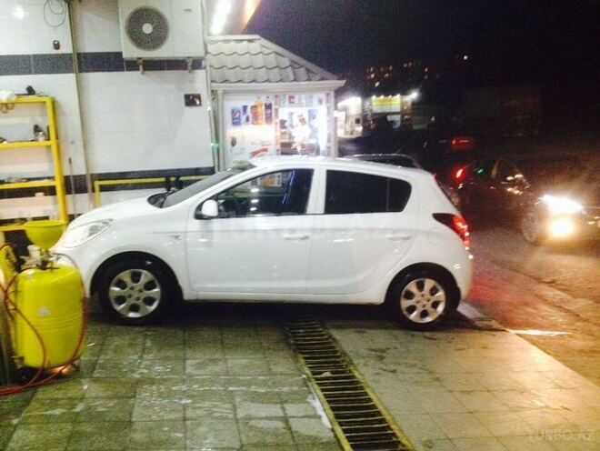 Hyundai i20 2011, 120,700 km - 1.4 л - Bakı