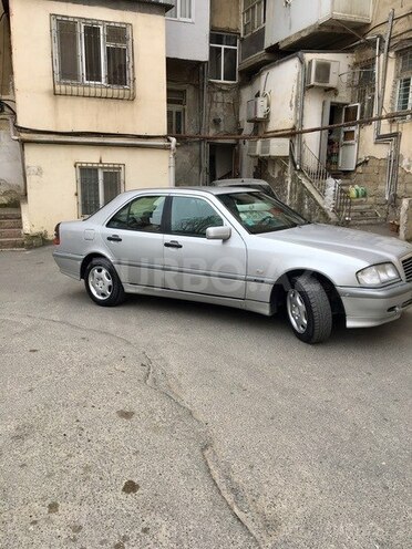 Mercedes C 180 2000, 326,000 km - 1.8 l - Bakı