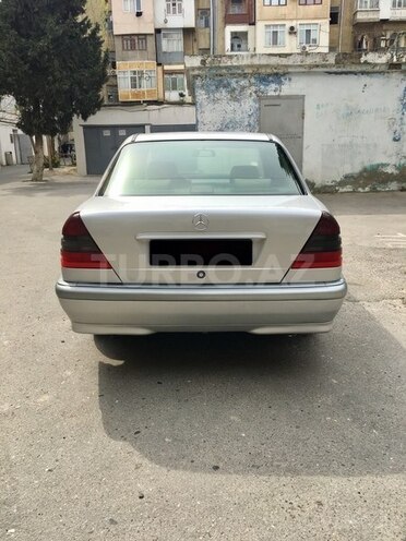 Mercedes C 180 2000, 326,000 km - 1.8 l - Bakı
