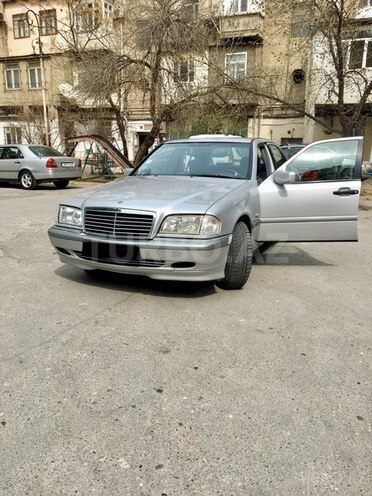 Mercedes C 180 2000, 326,000 km - 1.8 l - Bakı