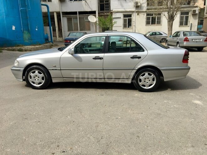 Mercedes C 180 2000, 326,000 km - 1.8 l - Bakı