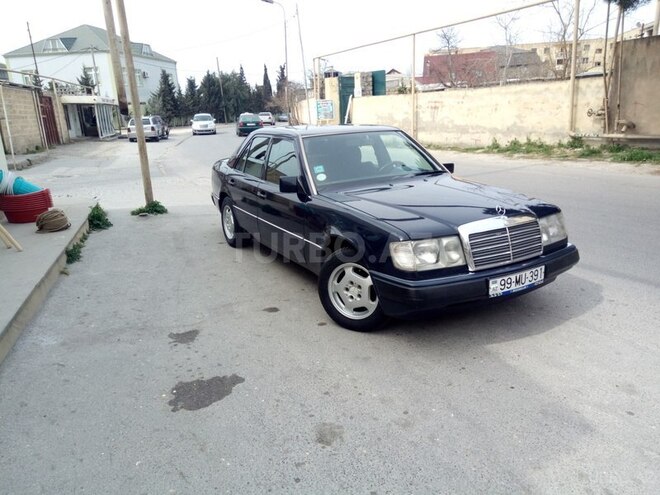 Mercedes E 200 1992, 310,000 km - 2.0 l - Bakı