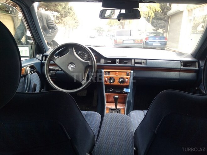 Mercedes E 200 1992, 310,000 km - 2.0 l - Bakı