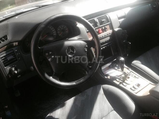 Mercedes E 240 2001, 230,000 km - 2.4 л - Bakı