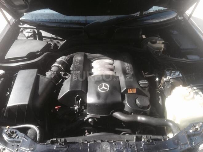 Mercedes E 240 2001, 230,000 km - 2.4 л - Bakı
