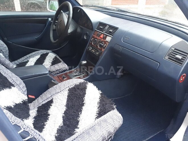 Mercedes C 200 1997, 235,400 km - 2.0 l - Tovuz