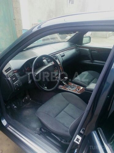 Mercedes E 240 1999, 250,896 km - 2.4 л - Sumqayıt