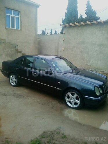 Mercedes E 240 1999, 250,896 km - 2.4 л - Sumqayıt