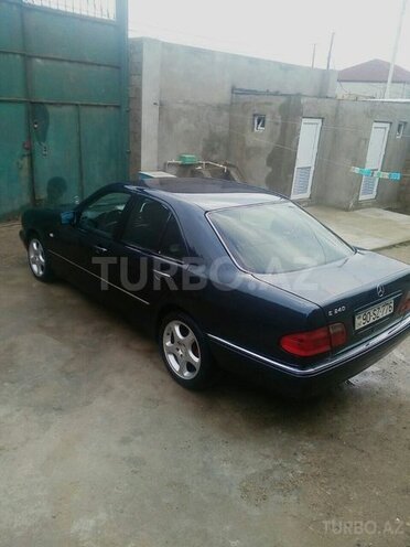 Mercedes E 240 1999, 250,896 km - 2.4 л - Sumqayıt