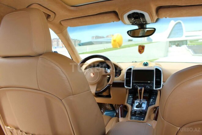 Porsche Cayenne Turbo 2011, 57,000 km - 4.8 l - Bakı