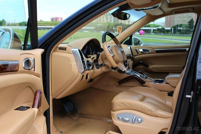 Porsche Cayenne Turbo 2011, 57,000 km - 4.8 l - Bakı