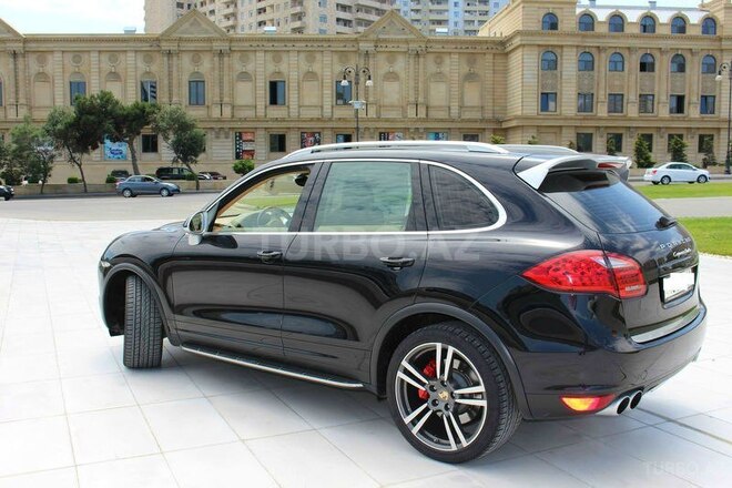 Porsche Cayenne Turbo 2011, 57,000 km - 4.8 l - Bakı