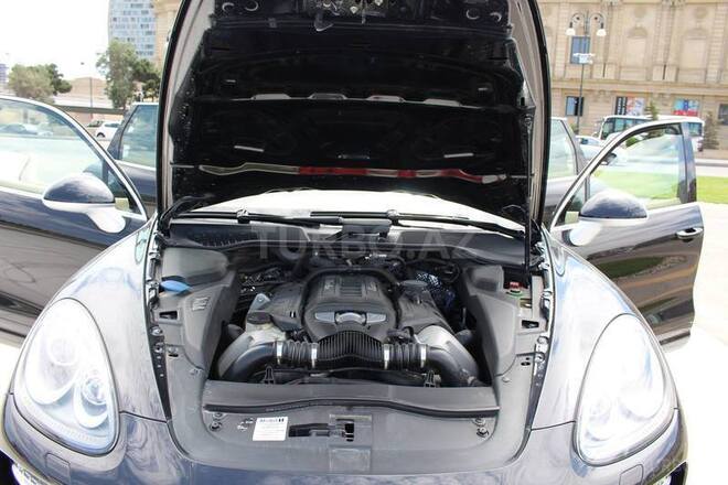 Porsche Cayenne Turbo 2011, 57,000 km - 4.8 l - Bakı