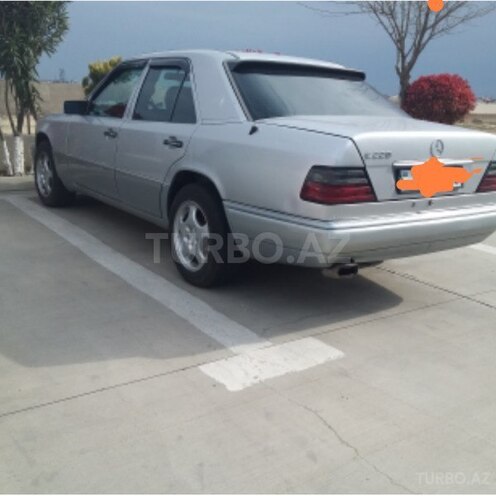 Mercedes E 220 1995, 485,236 km - 2.2 l - Bakı