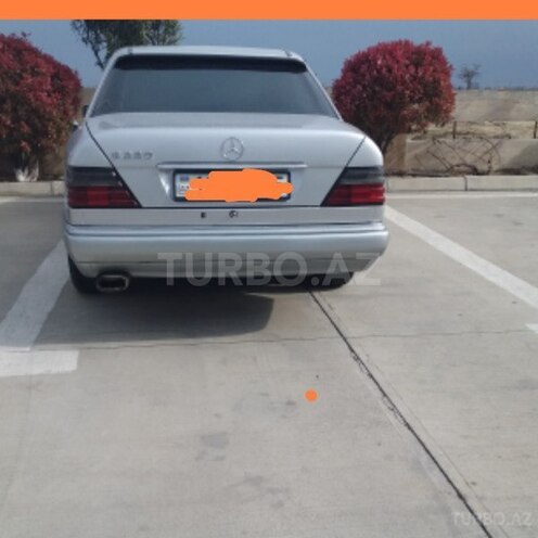 Mercedes E 220 1995, 485,236 km - 2.2 l - Bakı