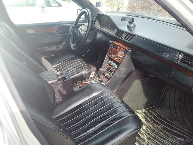 Mercedes E 220 1995, 485,236 km - 2.2 l - Bakı