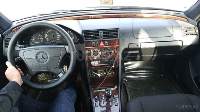 Mercedes C 180 1998, 233,000 km - 2.4 l - Bakı