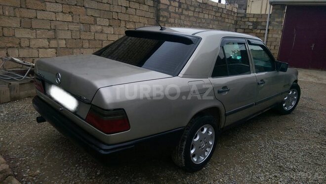 Mercedes E 230 1989, 324,000 km - 2.3 l - Bakı