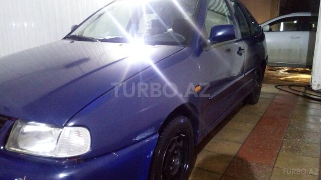Volkswagen Polo 1999, 270,000 km - 1.6 l - Bakı