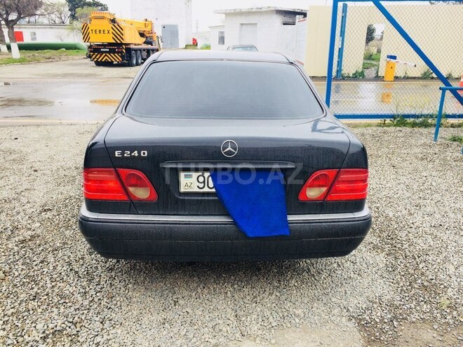 Mercedes E 240 1998, 241,000 km - 2.6 л - Bakı