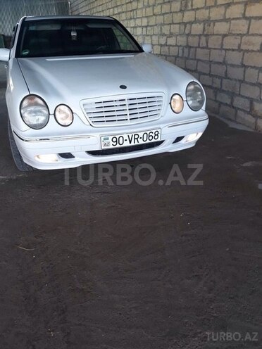 Mercedes E 220 2001, 220,000 km - 2.2 l - Bakı