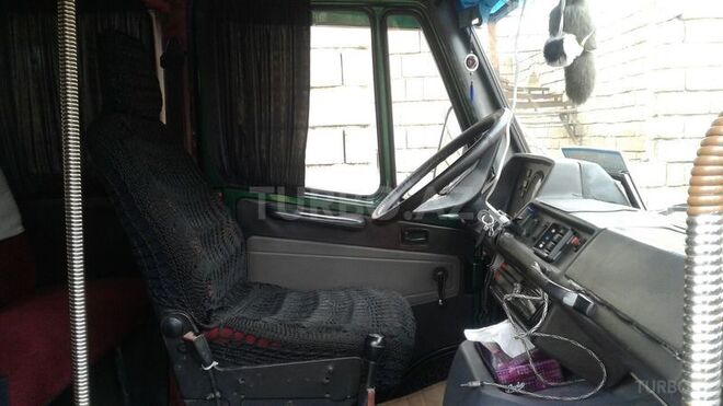 Mercedes 208 D 1994, 250,000 km - 2.3 l - Lənkəran