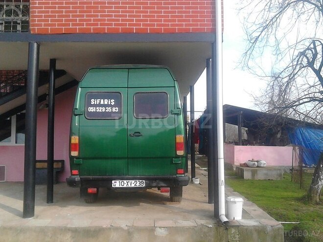 Mercedes 208 D 1994, 250,000 km - 2.3 l - Lənkəran