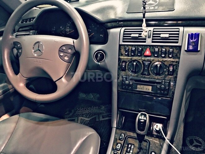 Mercedes E 240 2000, 214,000 km - 2.4 л - Bakı