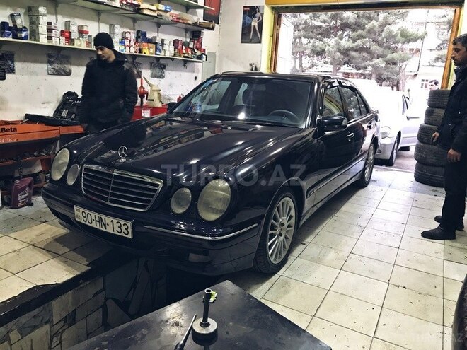 Mercedes E 240 2000, 214,000 km - 2.4 л - Bakı