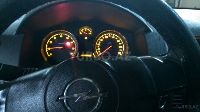 Opel Astra 2006, 300,000 km - 1.4 l - Tovuz